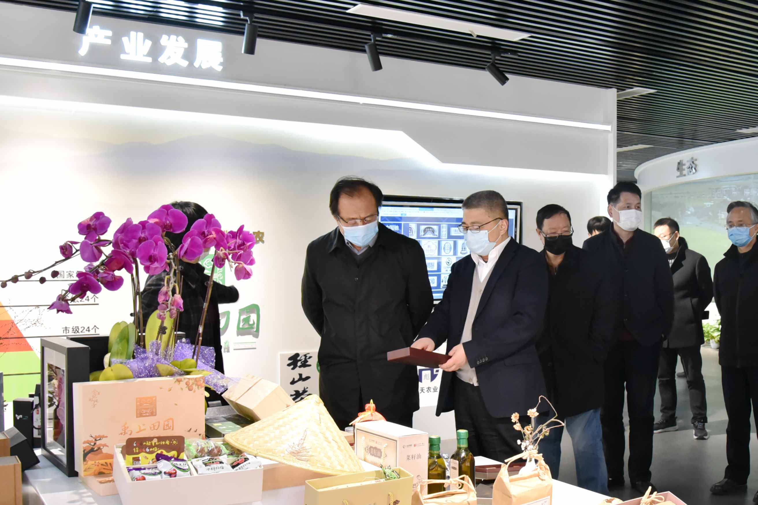 杭州市政协党组副书记、副主席翁卫军一行调研3044永利集团集团特种茶中心 杭州市政协党组副书记、副主席翁卫军一行调研3044永利集团集团特种茶中心
