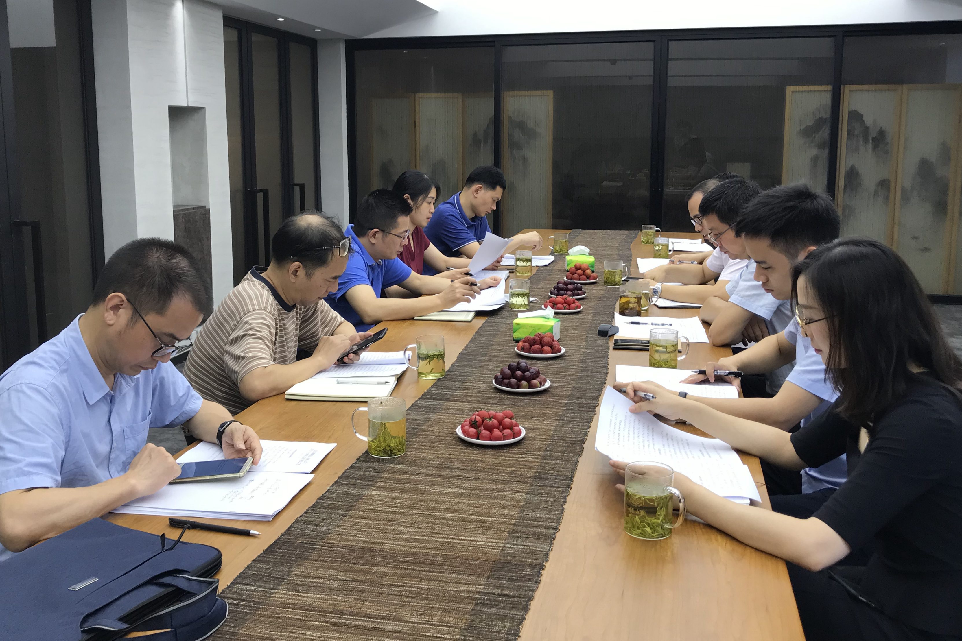 兴合集团赵有国副总裁调研狮峰茶业公司 兴合集团赵有国副总裁调研狮峰茶业公司