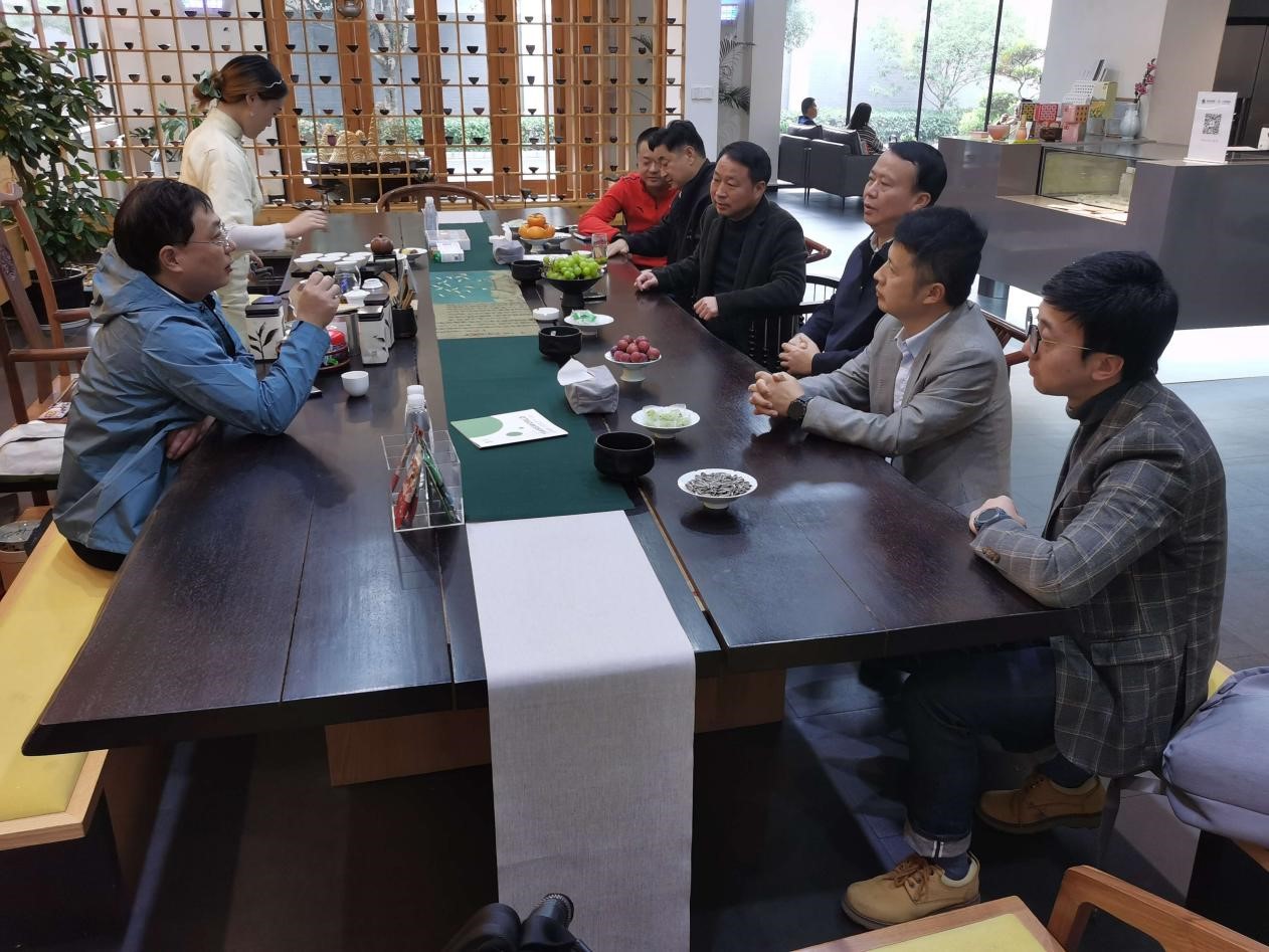 贵阳综保区党工委副书记黄良忠一行莅临3044永利集团集团考察 贵阳综保区党工委副书记黄良忠一行莅临3044永利集团集团考察