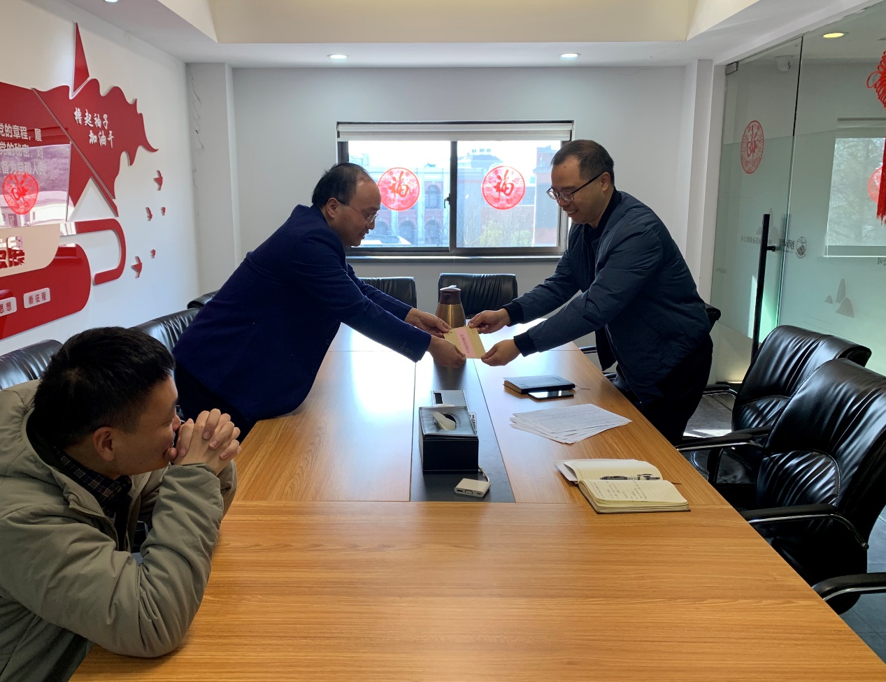 西湖区供销社领导赴3044永利集团集团狮峰茶业公司开工慰问 西湖区供销社领导赴3044永利集团集团狮峰茶业公司开工慰问