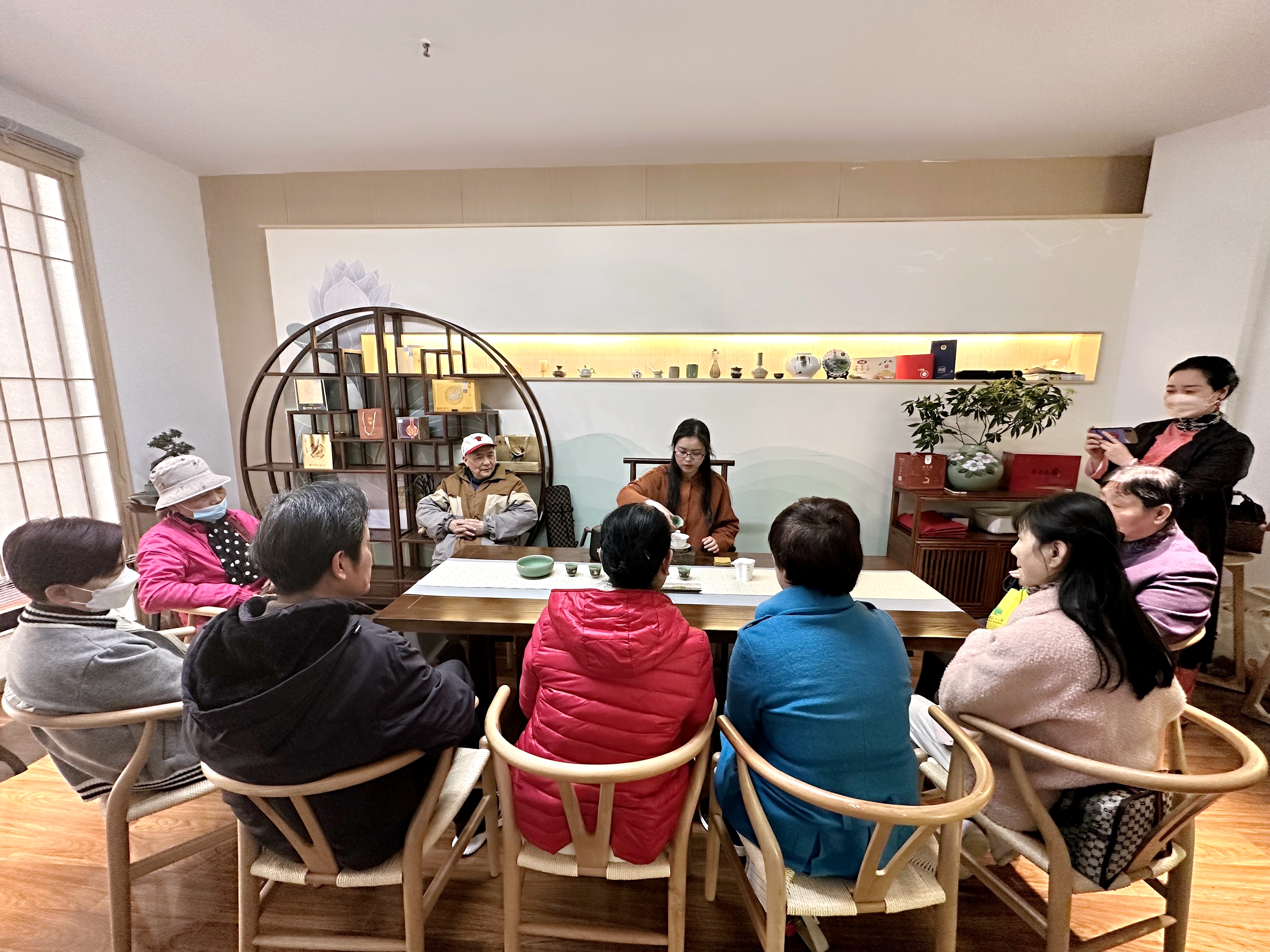 3044永利集团集团狮峰制茶公司开展茶文化公益活动 3044永利集团集团狮峰制茶公司开展茶文化公益活动